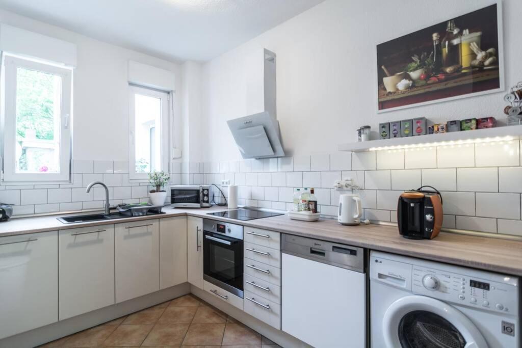 Apartment 120 Qm -3 Schlafzimmer-2 Baeder- Fuer 7 Gaeste 뒤셀도르프 외부 사진